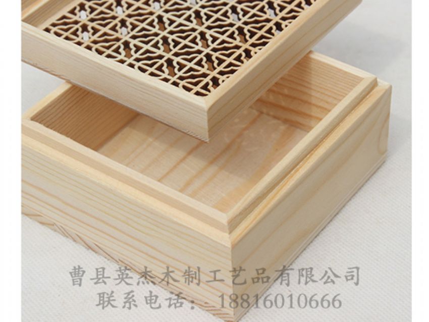 点击查看详细信息<br>标题：镂空雕刻松木盒 阅读次数：1066