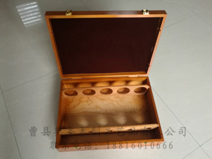 点击查看详细信息<br>标题：木制红酒盒 阅读次数：933